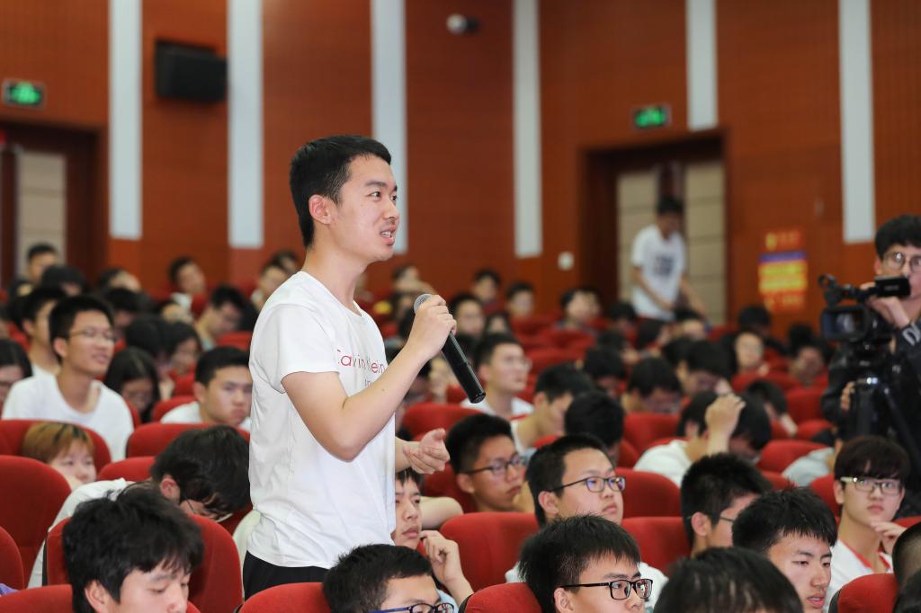 士谔美女自慰
同学提问